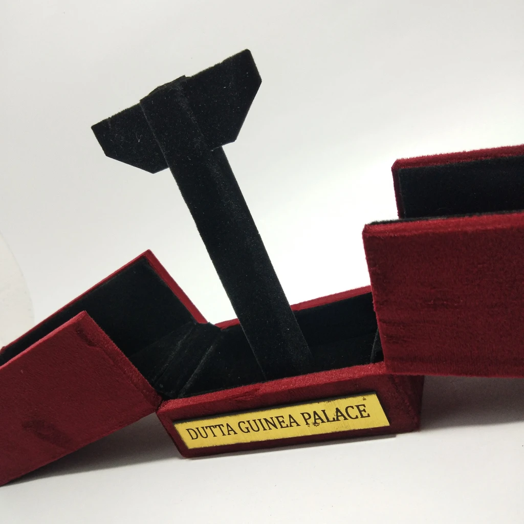 all velvet black display - 04