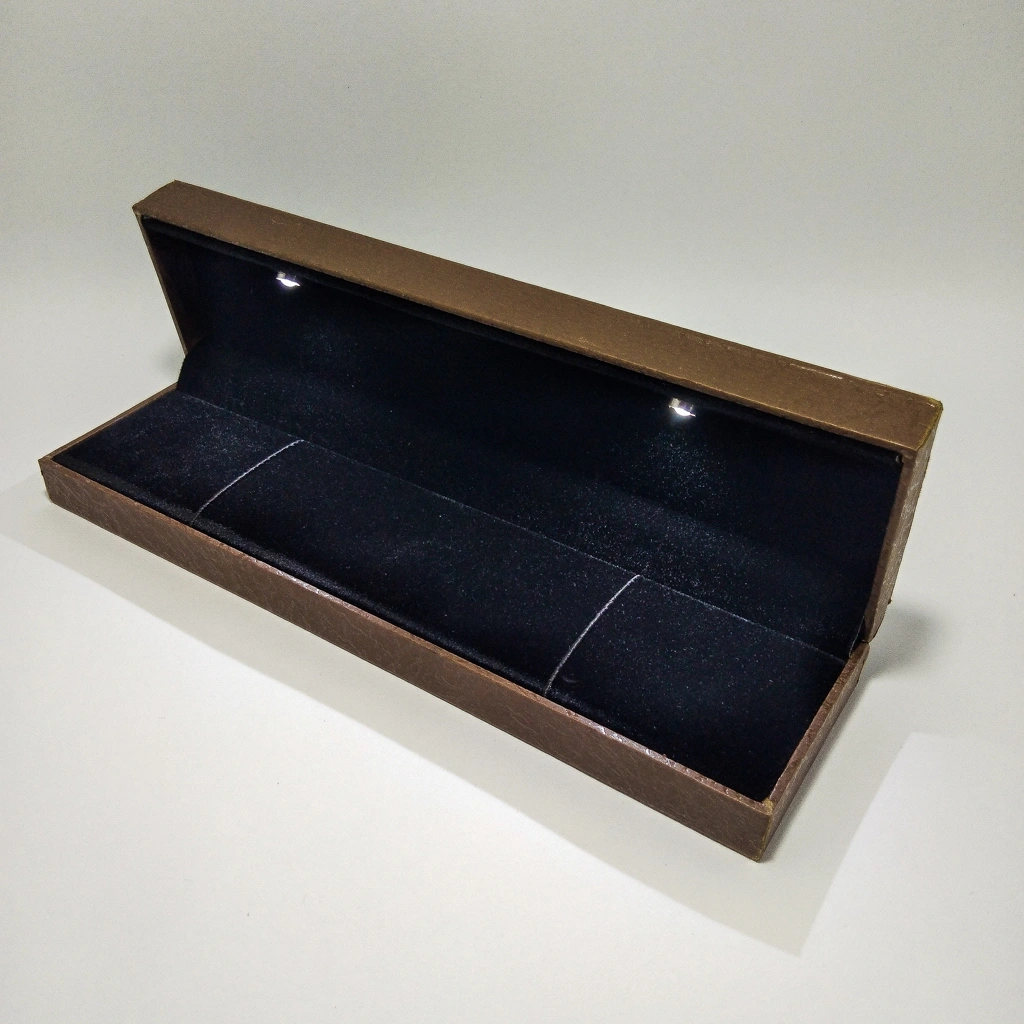 brown acrylic black chain box