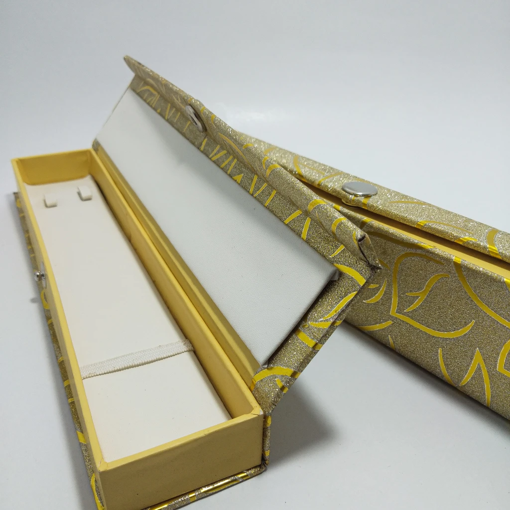 basic golden paper small chain