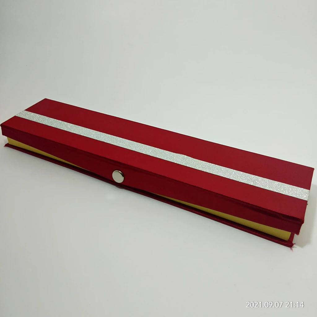 maroon satin strip big chain box 