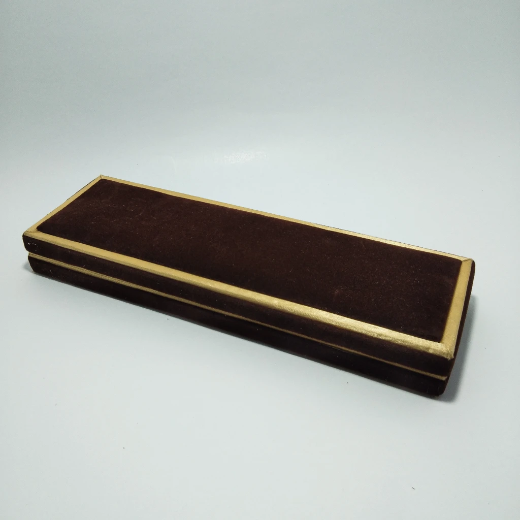 golden brown velvet kitkat chain box 