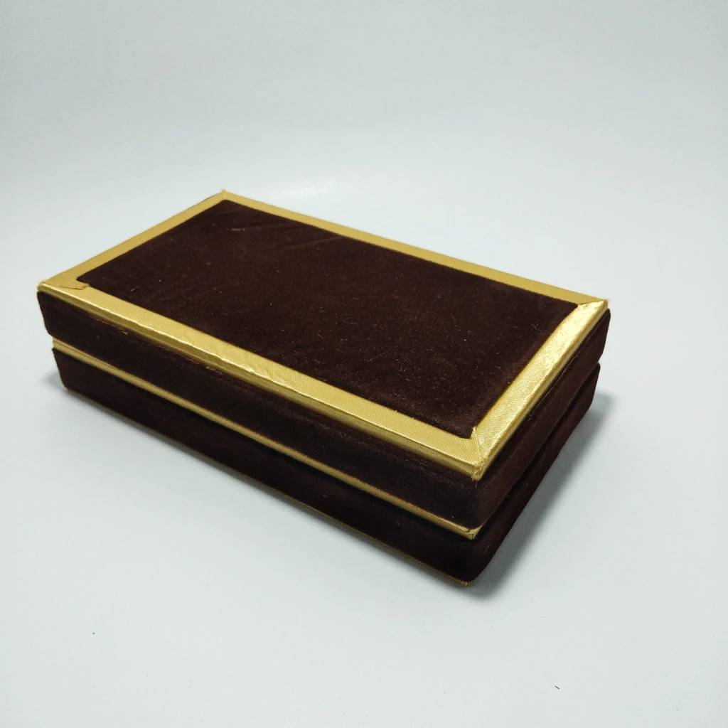 BI color velvet brown kitkat bangles box 