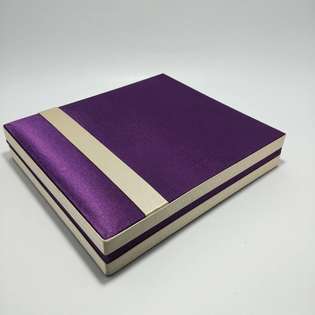 violet satin kitkat necklace box 
