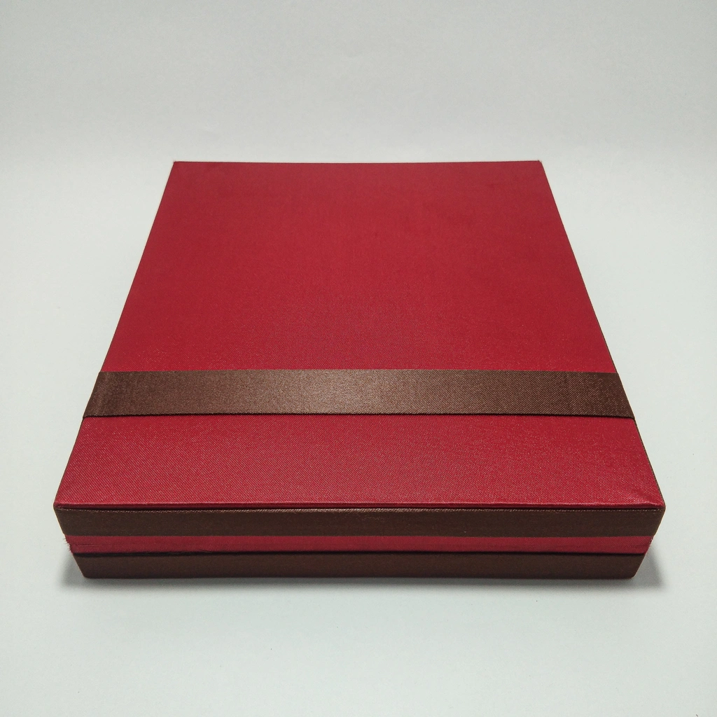 red satin stripped necklace box 