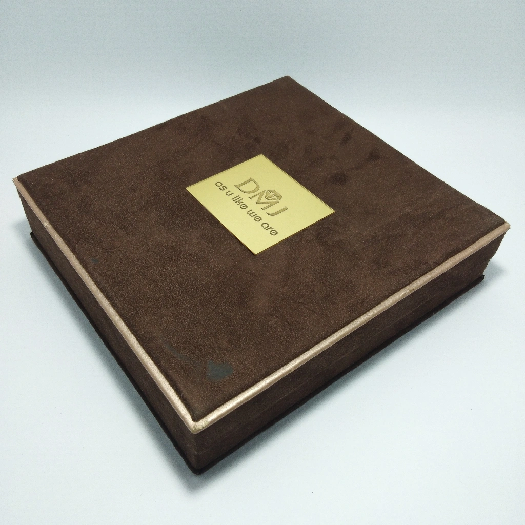 brown velvet golden finish necklace box 
