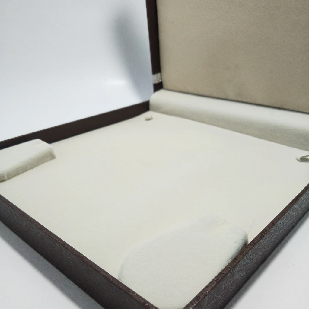 jewellery box Brown wooden strip design necklace