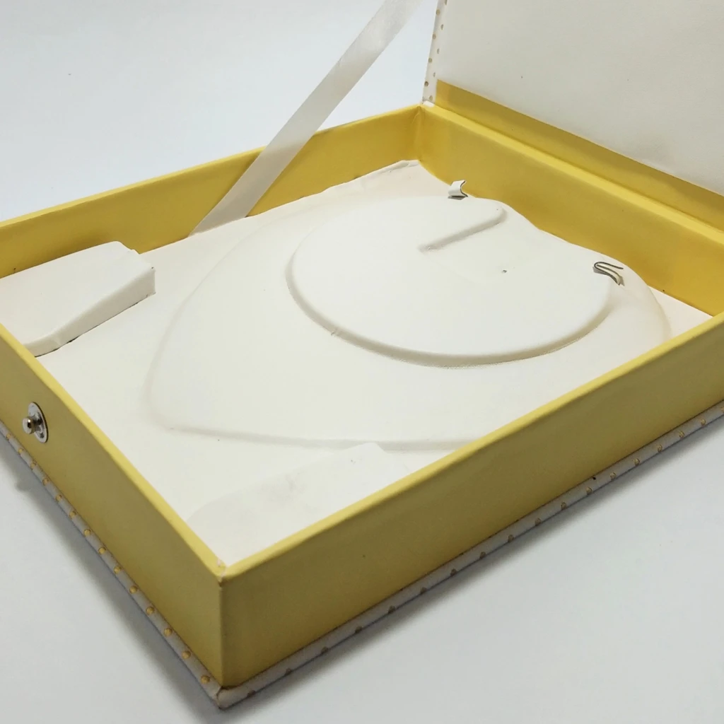 jewellery box cream bindi bit necklace set
