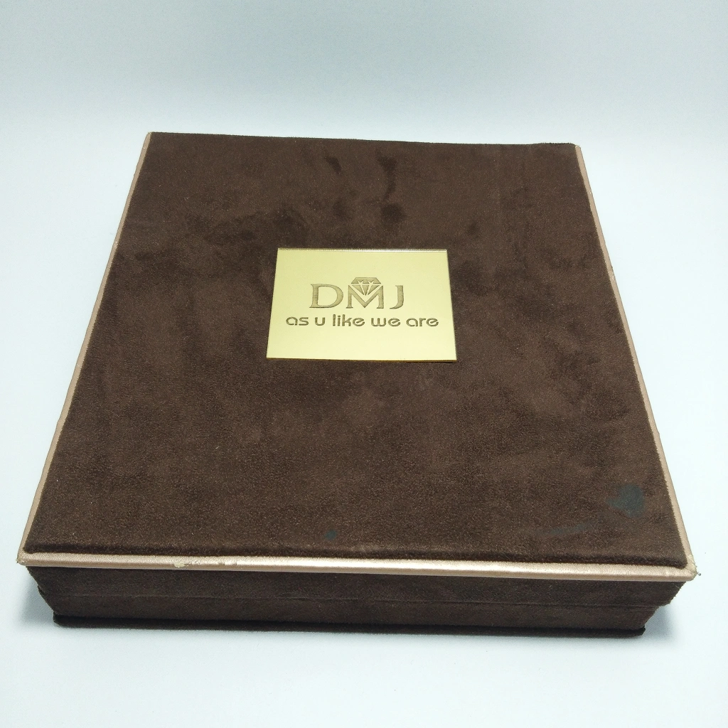 jewellery box brown velvet golden finish necklace