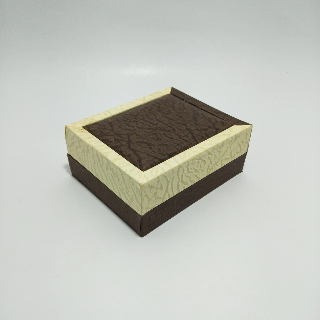 BI color kitkat cream pendant box 