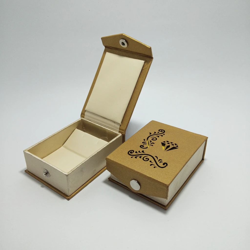 golden laser cream pendant box 