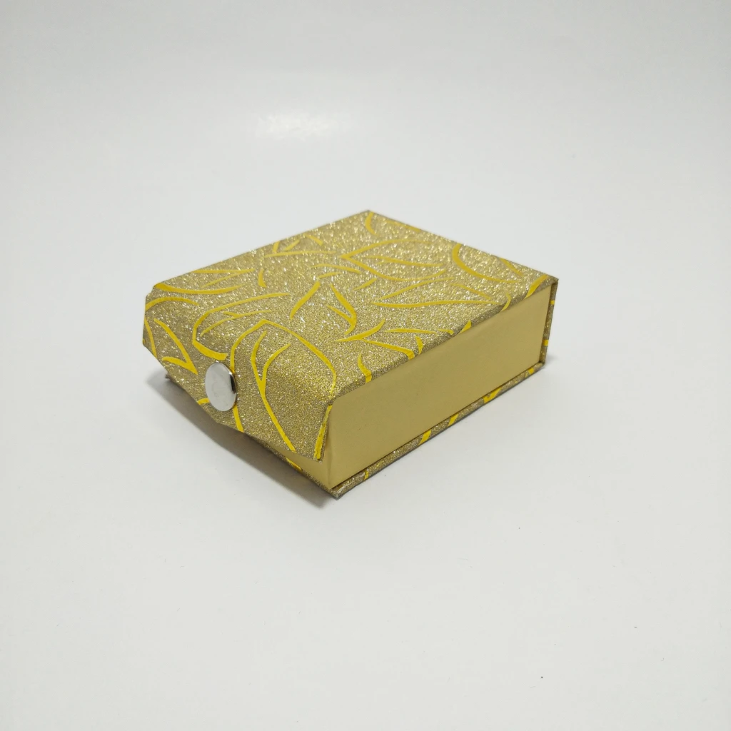 golden flower rexin white pendant box 
