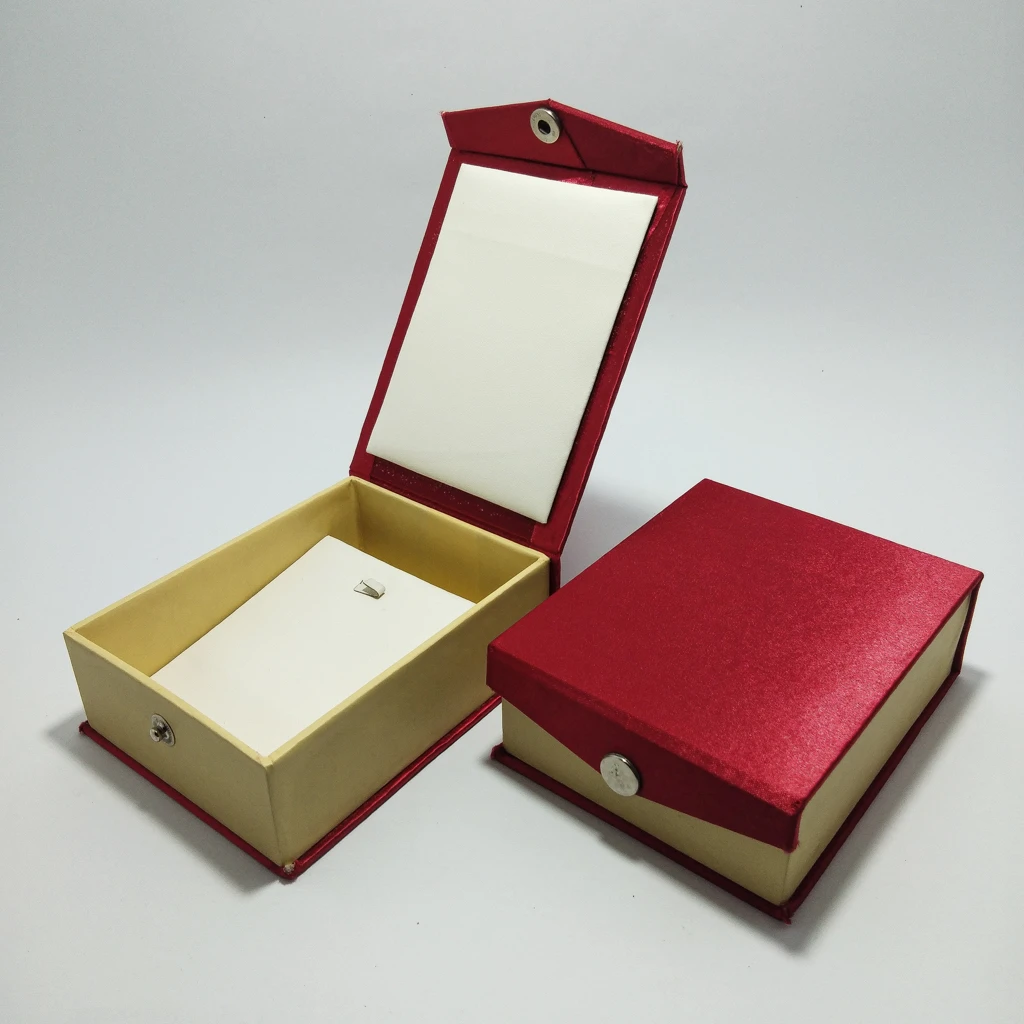 solid red satin white pendant box 