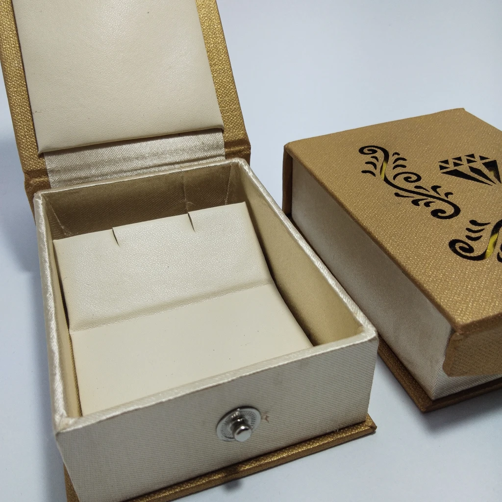 jewelry box golden laser cream pendant