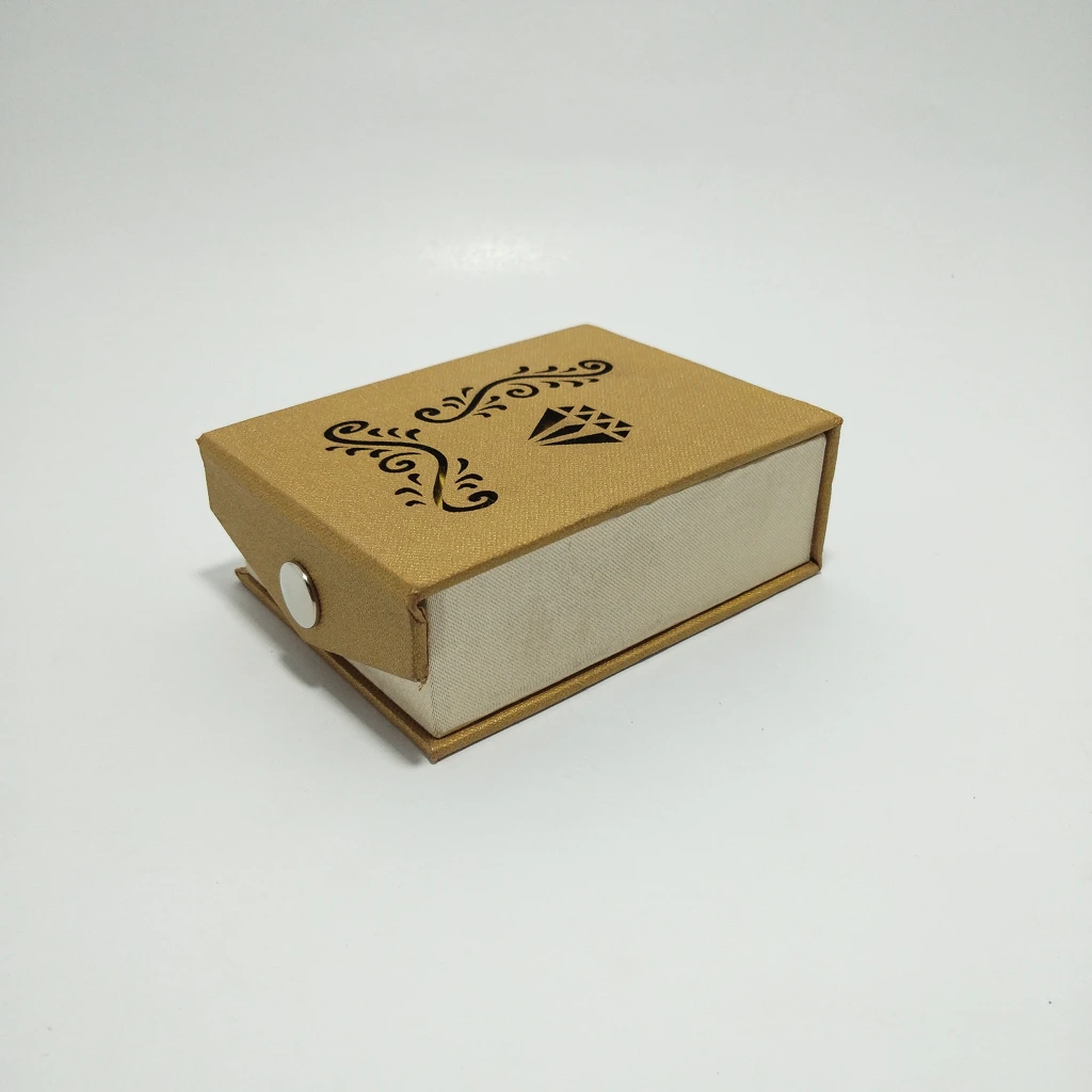 jewellery box golden laser cream pendant
