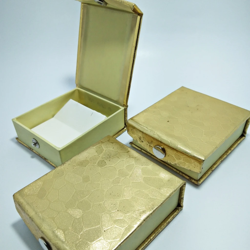 jewellery box golden 3d rexin white pendant