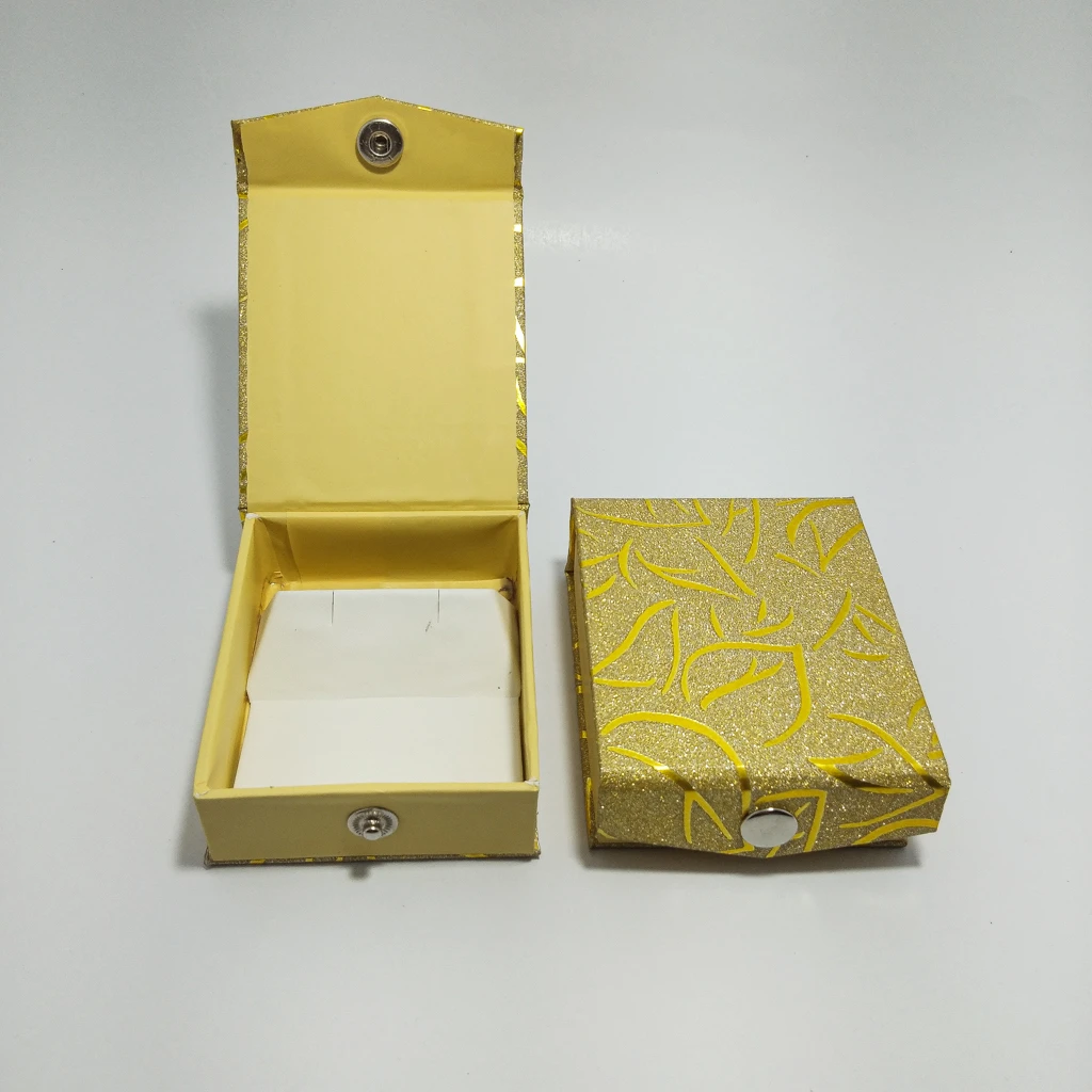jewellery box golden flower rexin white pendant