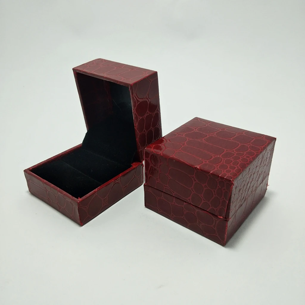 jewelry box Red crocodile rexin kitkat ring