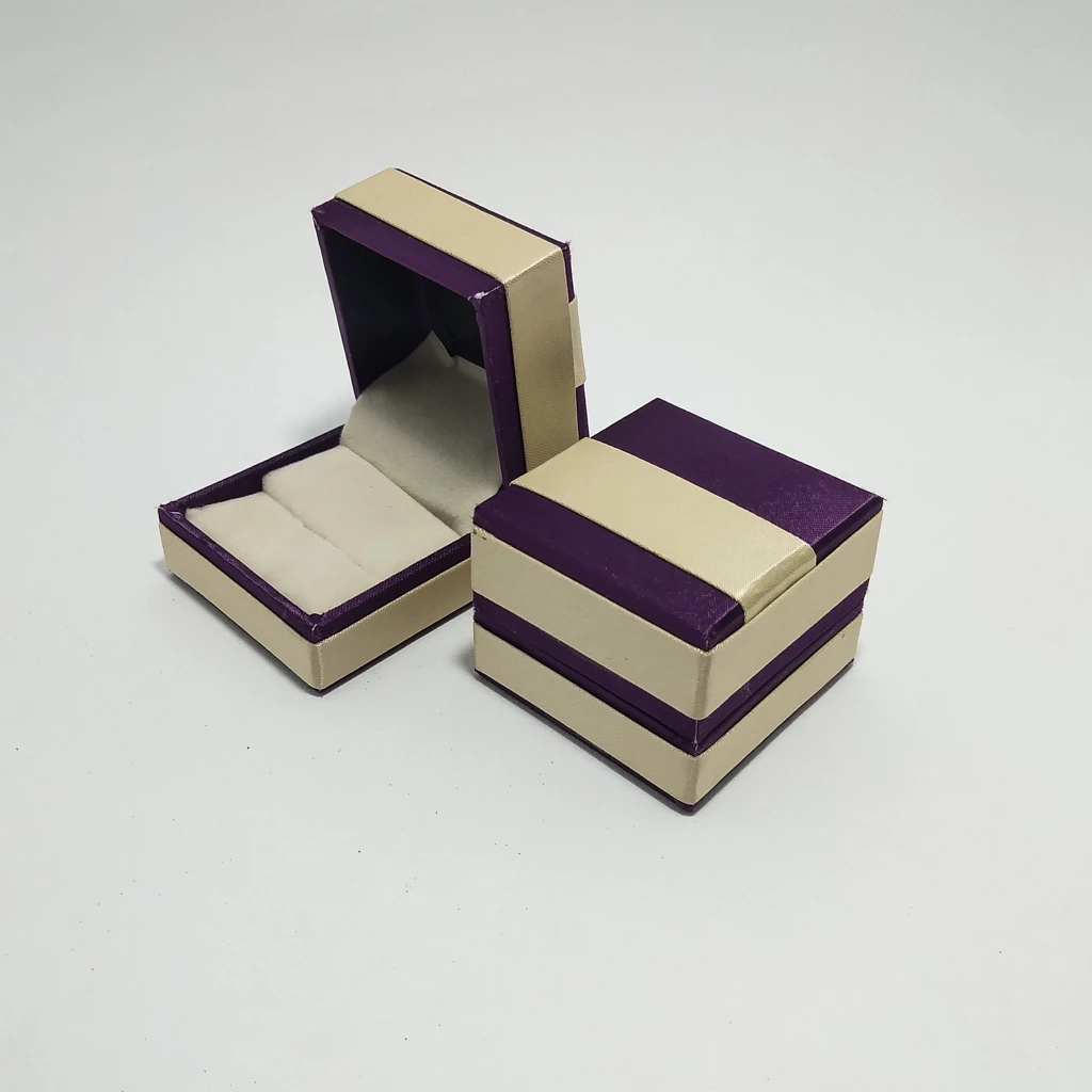 jewelry box violet satin kitkat strip ring