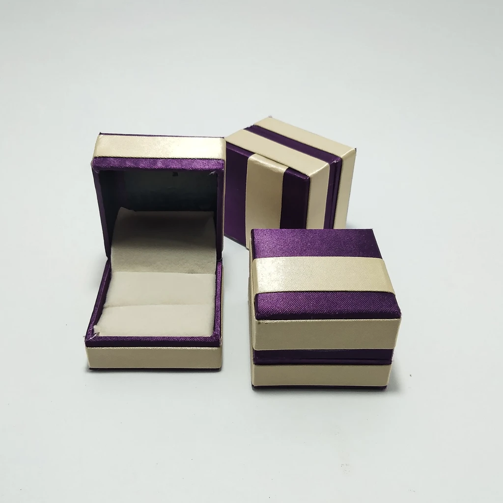 jewellery box violet satin kitkat strip ring