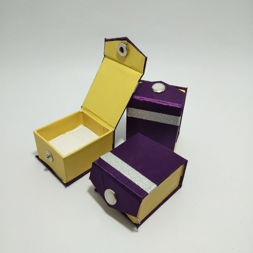 jewelry box violet satin silver strip ring