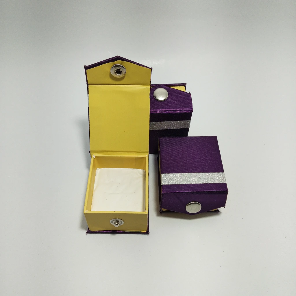 jewellery box violet satin silver strip ring