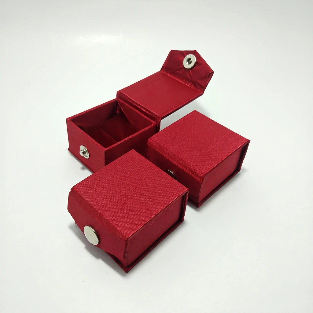 jewellery box premium red satin velvet ring