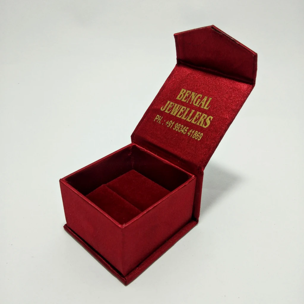 jewelry box all satin maroon w logo ring