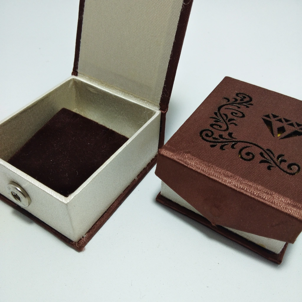 cream bi color mehndi tops box 