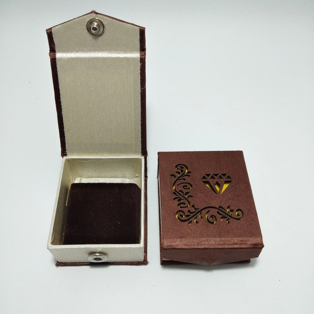 jewellery box cream bi color mehndi tops