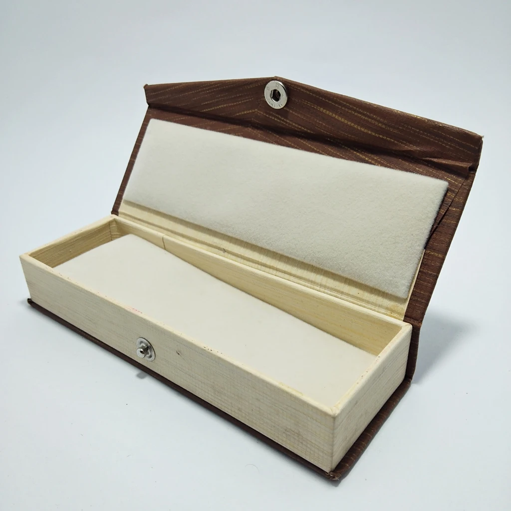 jewellery box BI color rexin white cotton tika