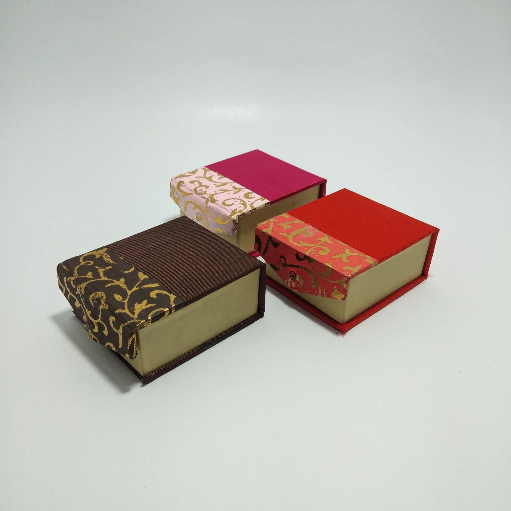 basic bi color satin vinyl tops box 