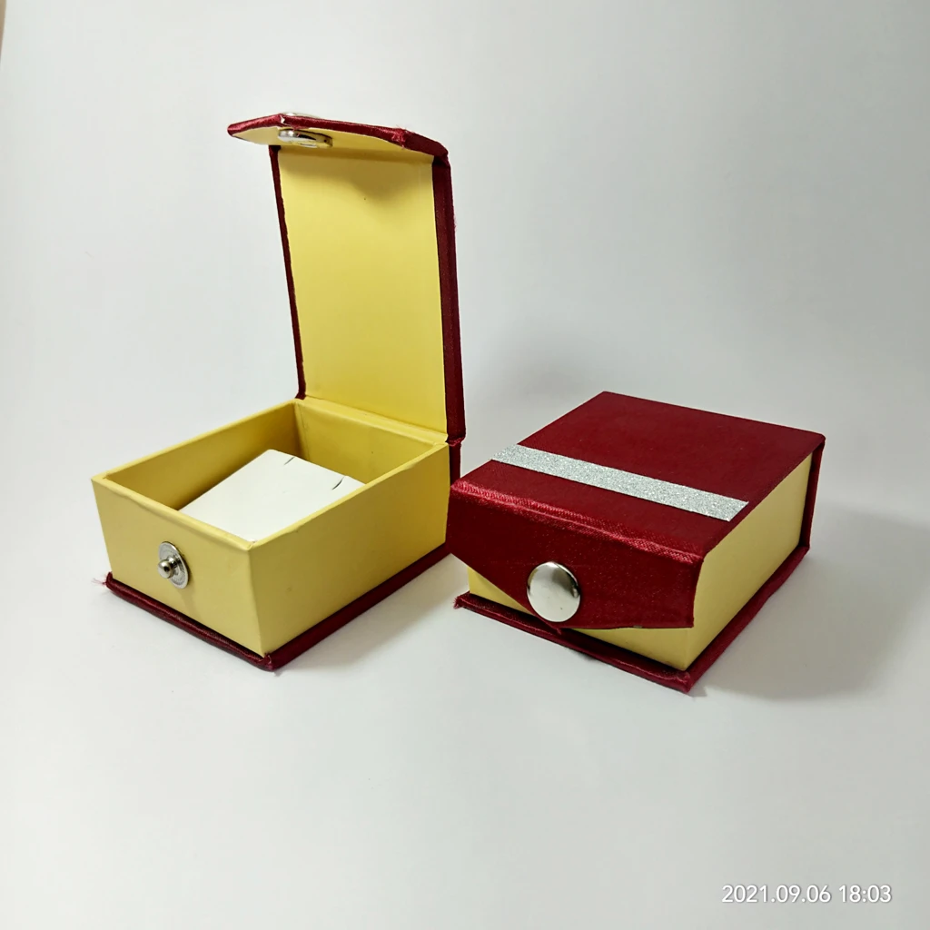 jewellery box basic maroon satin silver strip tops